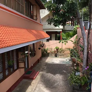 https://indira-guesthouse-lighthouse-beach.kerala-hotels.net