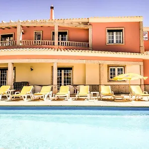 https://albufeira-lounge-guesthouse.hotelaalgarve.com