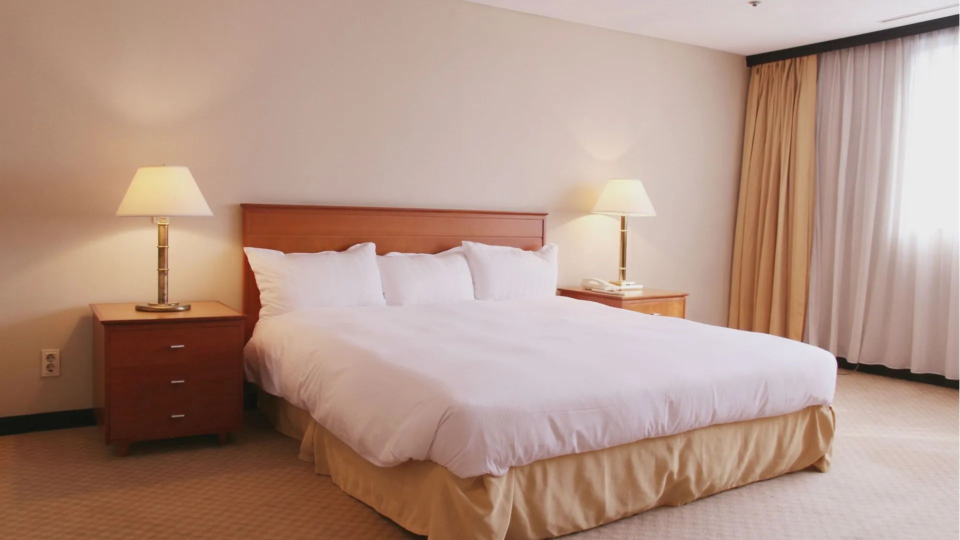 Swiss Grand Hotel Seoul & Grand Suite 5*,