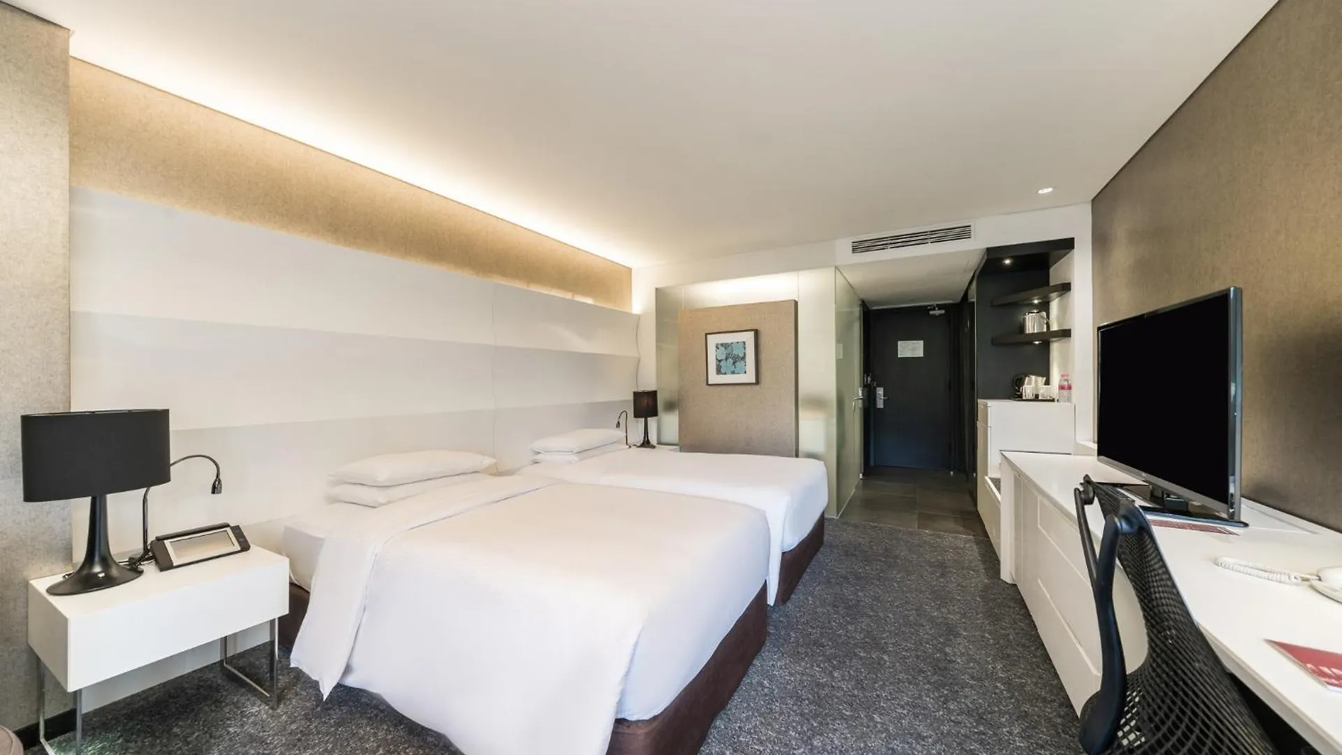 Swiss Grand Hotel Seoul & Grand Suite 5*,